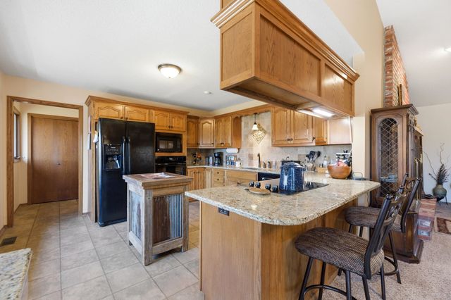 5129 N Newton Cir, Park City, KS 67219