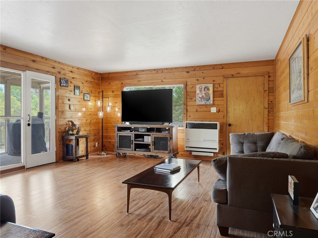 Image 9 of property listing at 35861 Highland E, Wishon, CA 93669
