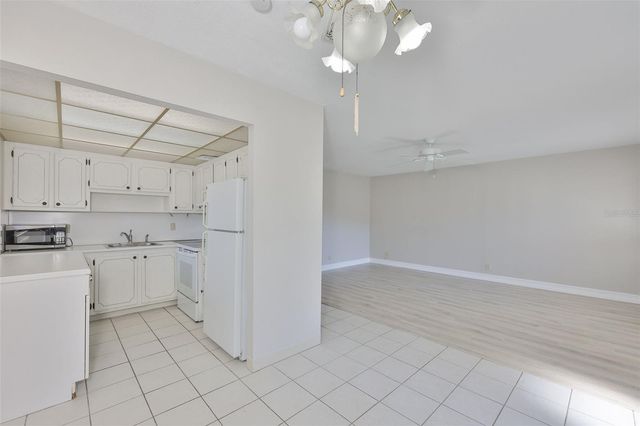 202 BEDFORD STREET 68, Sun City Center, FL 33573