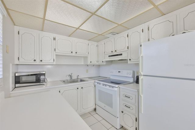 202 BEDFORD STREET 68, Sun City Center, FL 33573