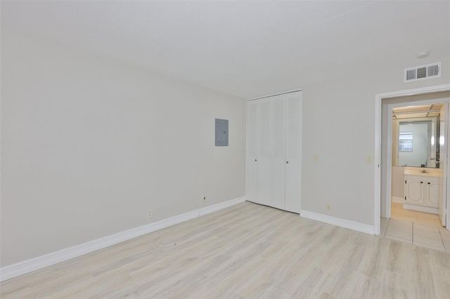 202 BEDFORD STREET 68, Sun City Center, FL 33573