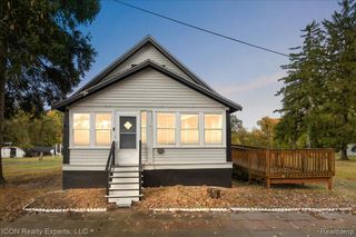 24850 W 9 Mile Road, Southfield, MI 48033