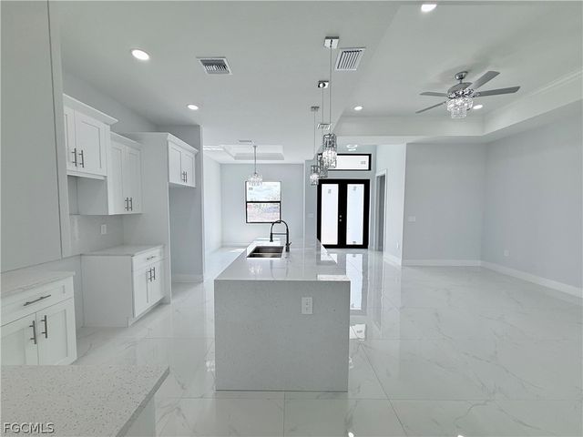 2910 19th ST SW, Lehigh Acres, FL 33976