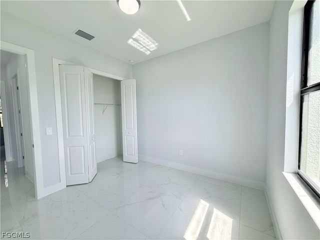 2910 19th ST SW, Lehigh Acres, FL 33976