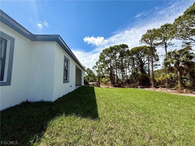 2910 19th ST SW, Lehigh Acres, FL 33976