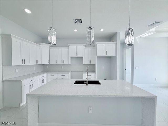 2910 19th ST SW, Lehigh Acres, FL 33976