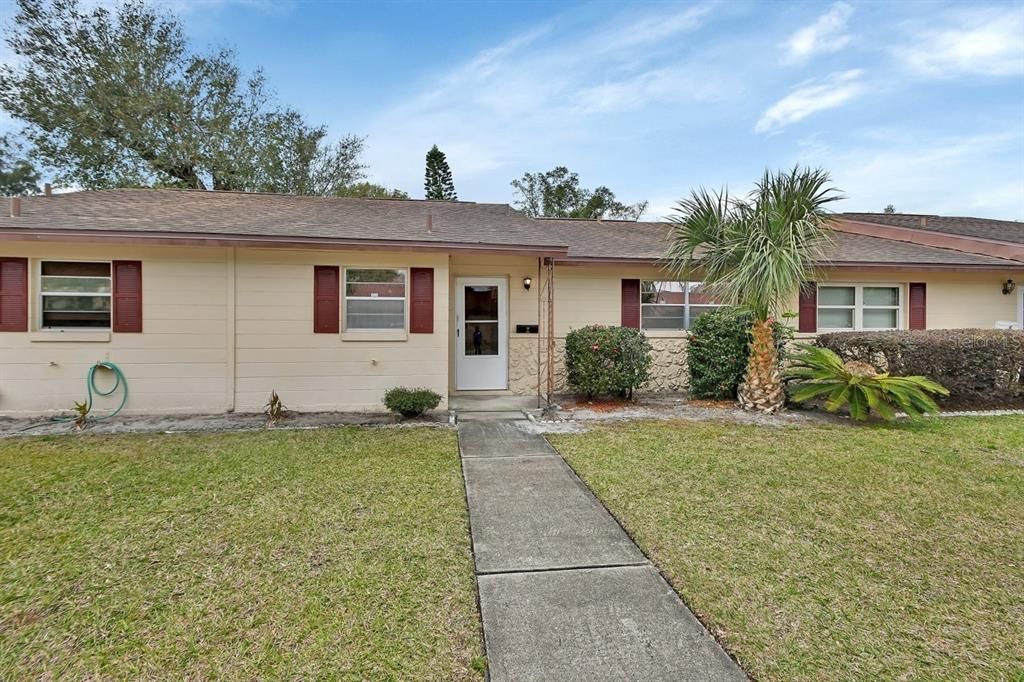 2 VILLA VILLAR COURT 20, Deland, FL 32724