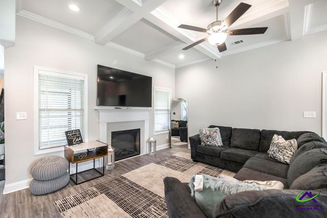 310 Creek Ridge Dr, Warner Robins, GA 31088