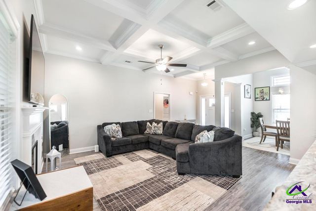310 Creek Ridge Dr, Warner Robins, GA 31088