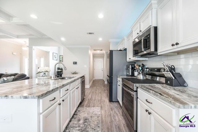 310 Creek Ridge Dr, Warner Robins, GA 31088