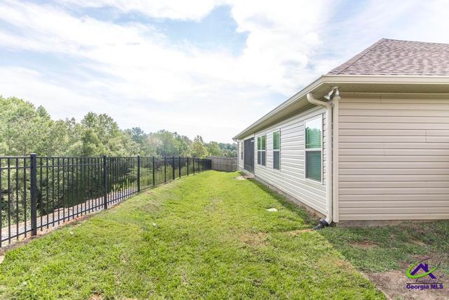 310 Creek Ridge Dr, Warner Robins, GA 31088