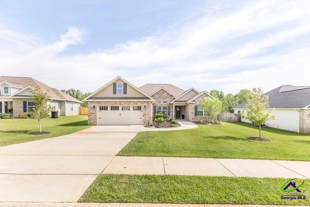 310 Creek Ridge Dr, Warner Robins, GA 31088