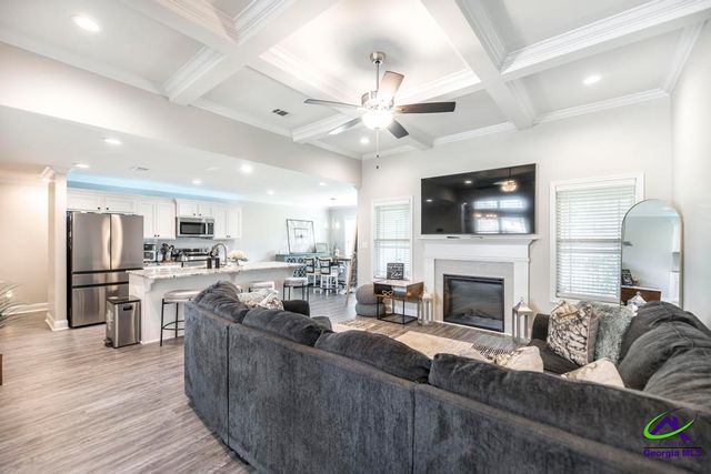 310 Creek Ridge Dr, Warner Robins, GA 31088