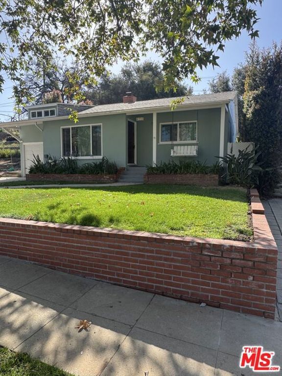 676 Bienveneda Avenue, Pacific Palisades, CA 90272