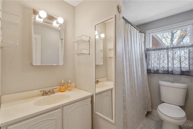 121 Gillespie Avenue, Camillus, NY 13219