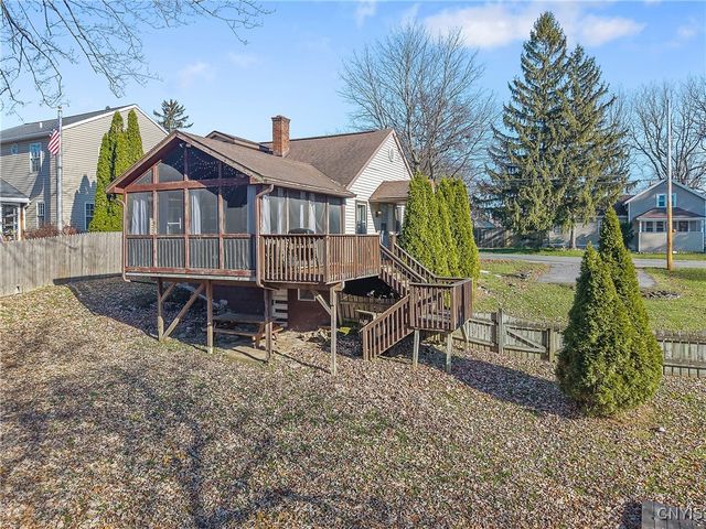 121 Gillespie Avenue, Camillus, NY 13219