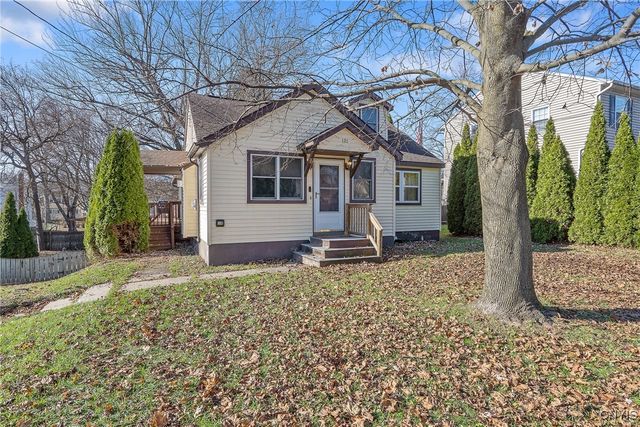 121 Gillespie Avenue, Camillus, NY 13219