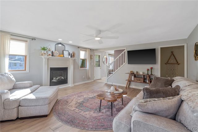 121 Gillespie Avenue, Camillus, NY 13219