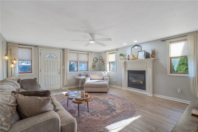 121 Gillespie Avenue, Camillus, NY 13219