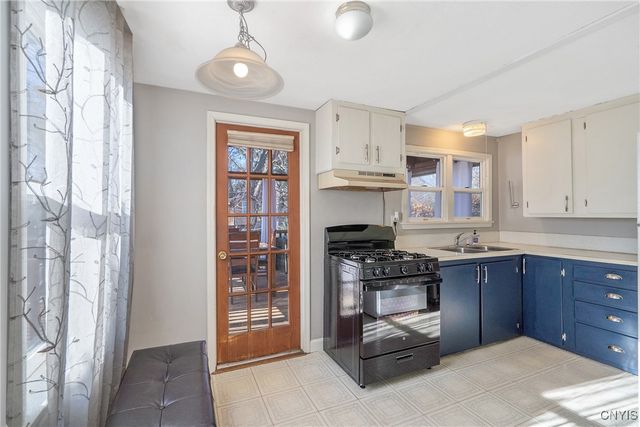 121 Gillespie Avenue, Camillus, NY 13219