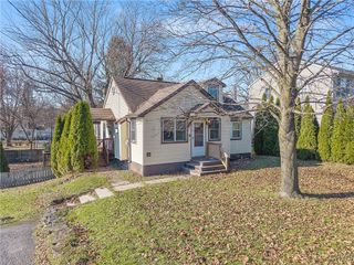 121 Gillespie Avenue, Camillus, NY 13219