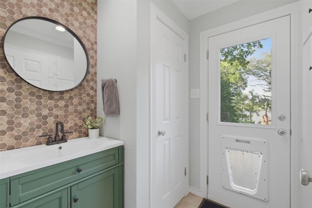 142 Woodland TRL, Leander, TX 78641