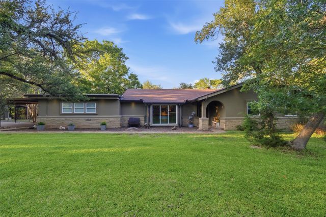 142 Woodland TRL, Leander, TX 78641