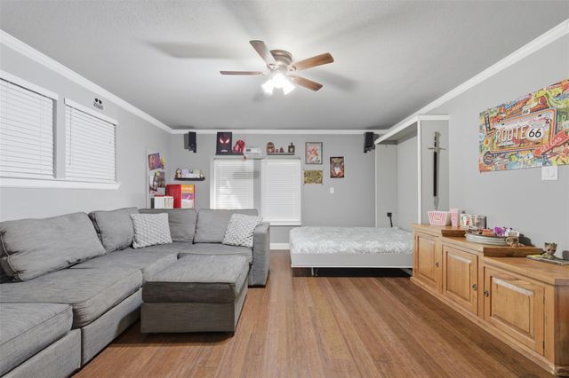 142 Woodland TRL, Leander, TX 78641