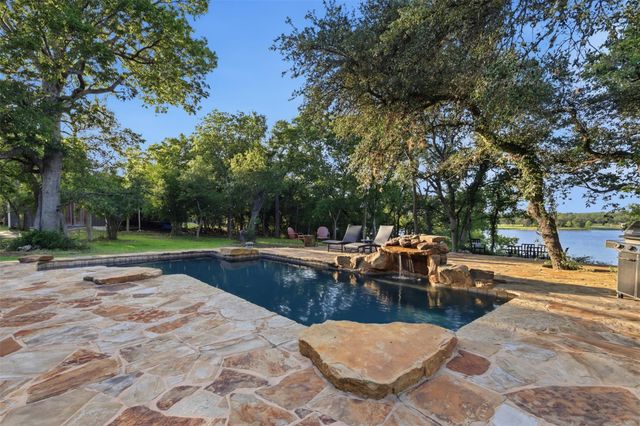 142 Woodland TRL, Leander, TX 78641