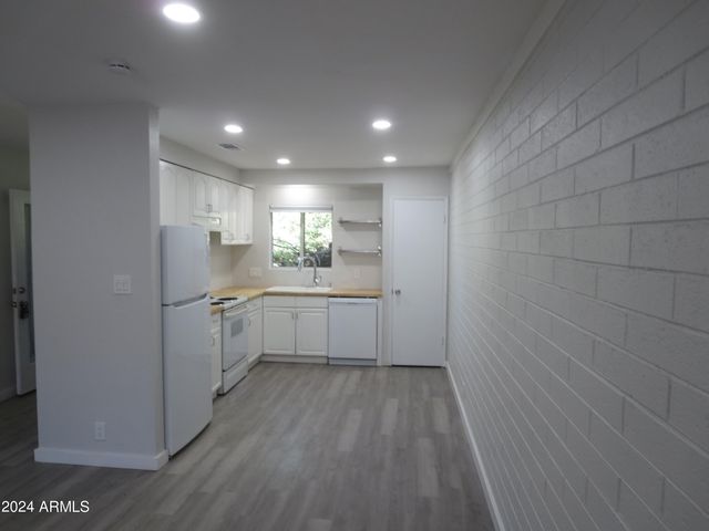 1450 E BETHANY HOME Road 34, Phoenix, AZ 85014