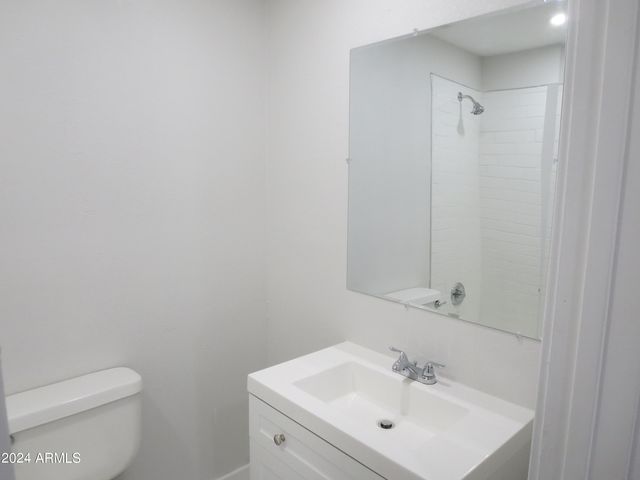 1450 E BETHANY HOME Road 34, Phoenix, AZ 85014