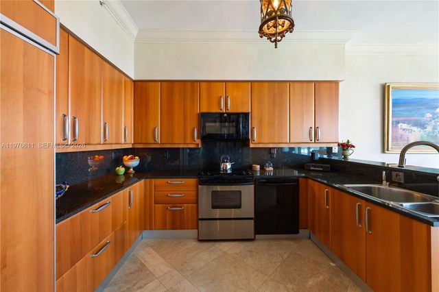 16500 Collins Ave PHE, Sunny Isles Beach, FL 33160