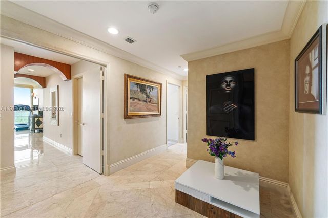 16500 Collins Ave PHE, Sunny Isles Beach, FL 33160