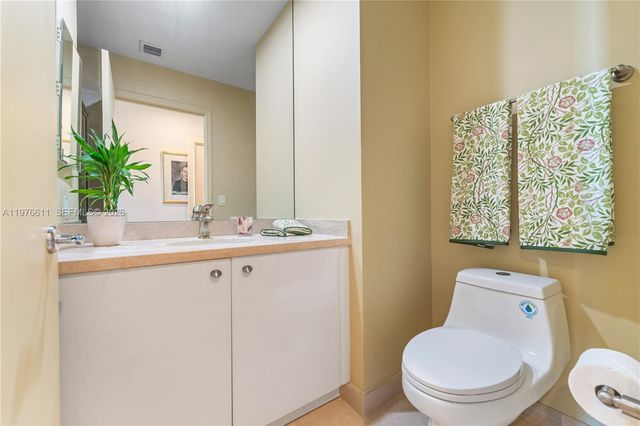 16500 Collins Ave PHE, Sunny Isles Beach, FL 33160