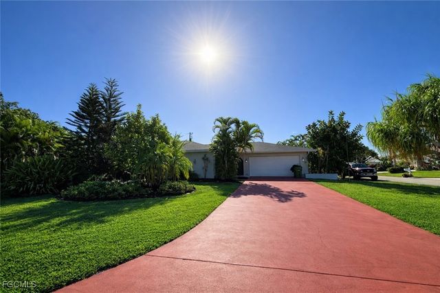 1010 SE 43rd TER, Cape Coral, FL 33904