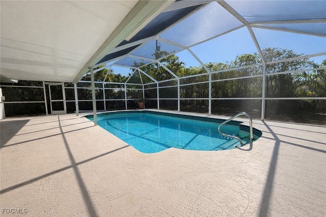 1010 SE 43rd TER, Cape Coral, FL 33904