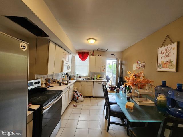 2004 RIDGEHILL AVE, Baltimore, MD 21217