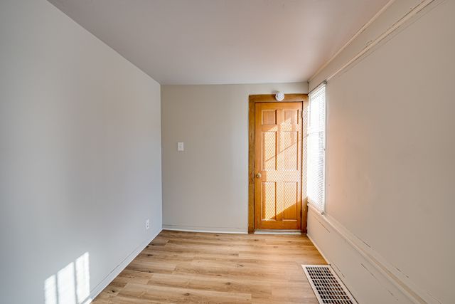 407 Beach Street A, Aurora, IL 60505