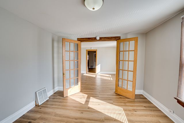 407 Beach Street A, Aurora, IL 60505