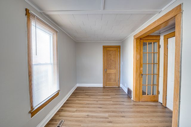 407 Beach Street A, Aurora, IL 60505