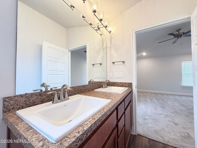 7285 GATEWAY Court, Jacksonville, FL 32219