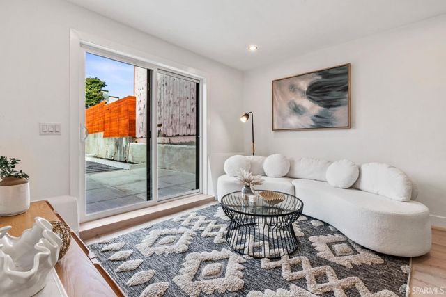 18 Prague Street, San Francisco, CA 94112