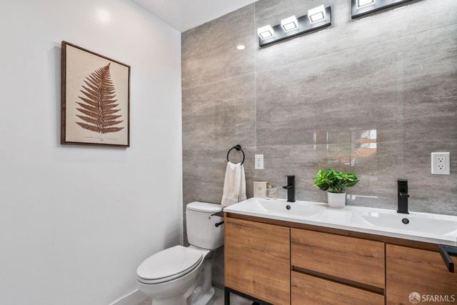 18 Prague Street, San Francisco, CA 94112