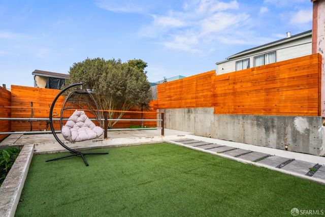 18 Prague Street, San Francisco, CA 94112