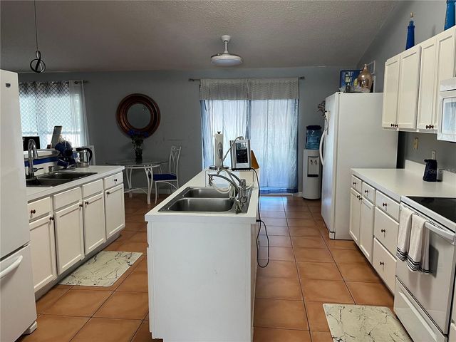 303 BACCARAT COURT, Kissimmee, FL 34759