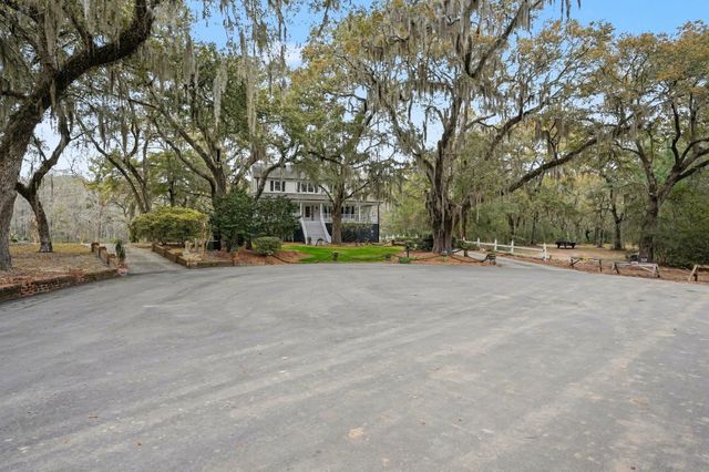 753 Robin Dr., Georgetown, SC 29440