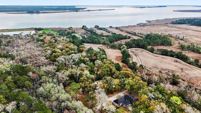 753 Robin Dr., Georgetown, SC 29440