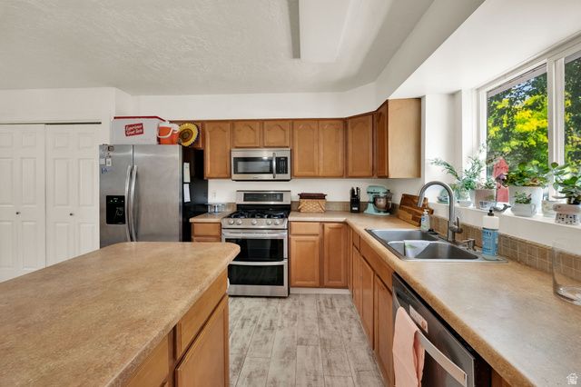 533 W 1850 N, Centerville, UT 84014