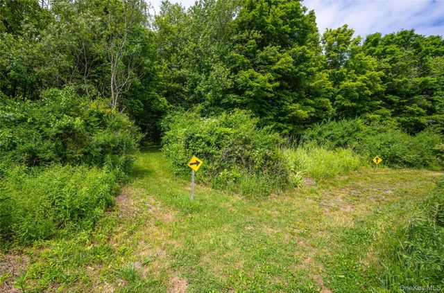 202 S Quaker Lane, Hyde Park, NY 12538