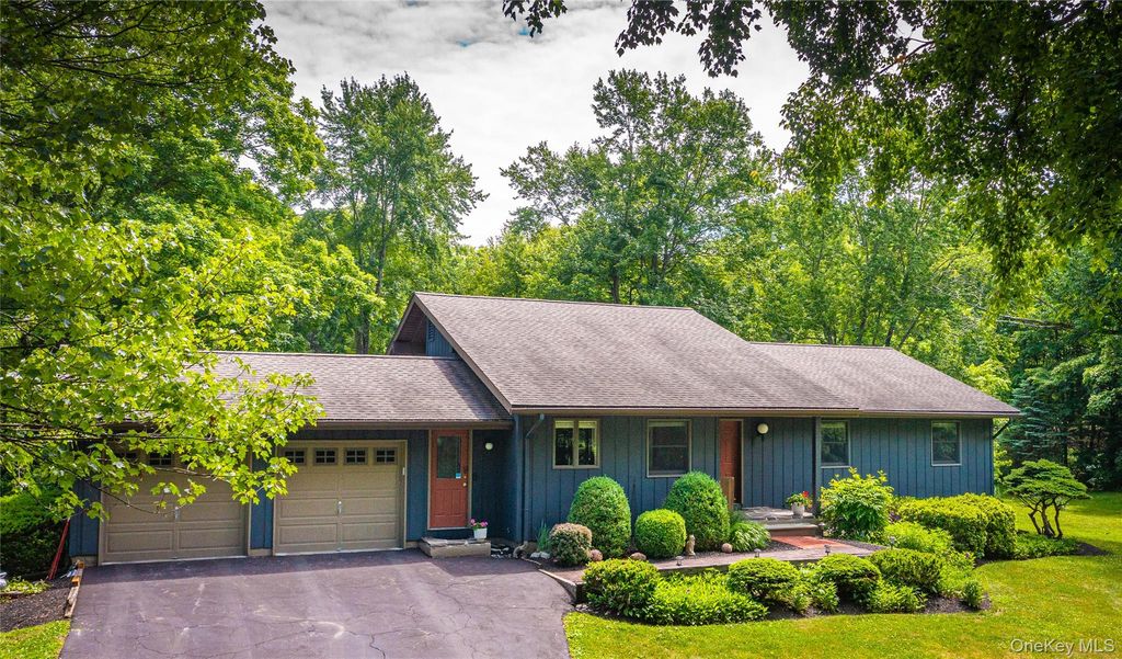 202 S Quaker Lane, Hyde Park, NY 12538
